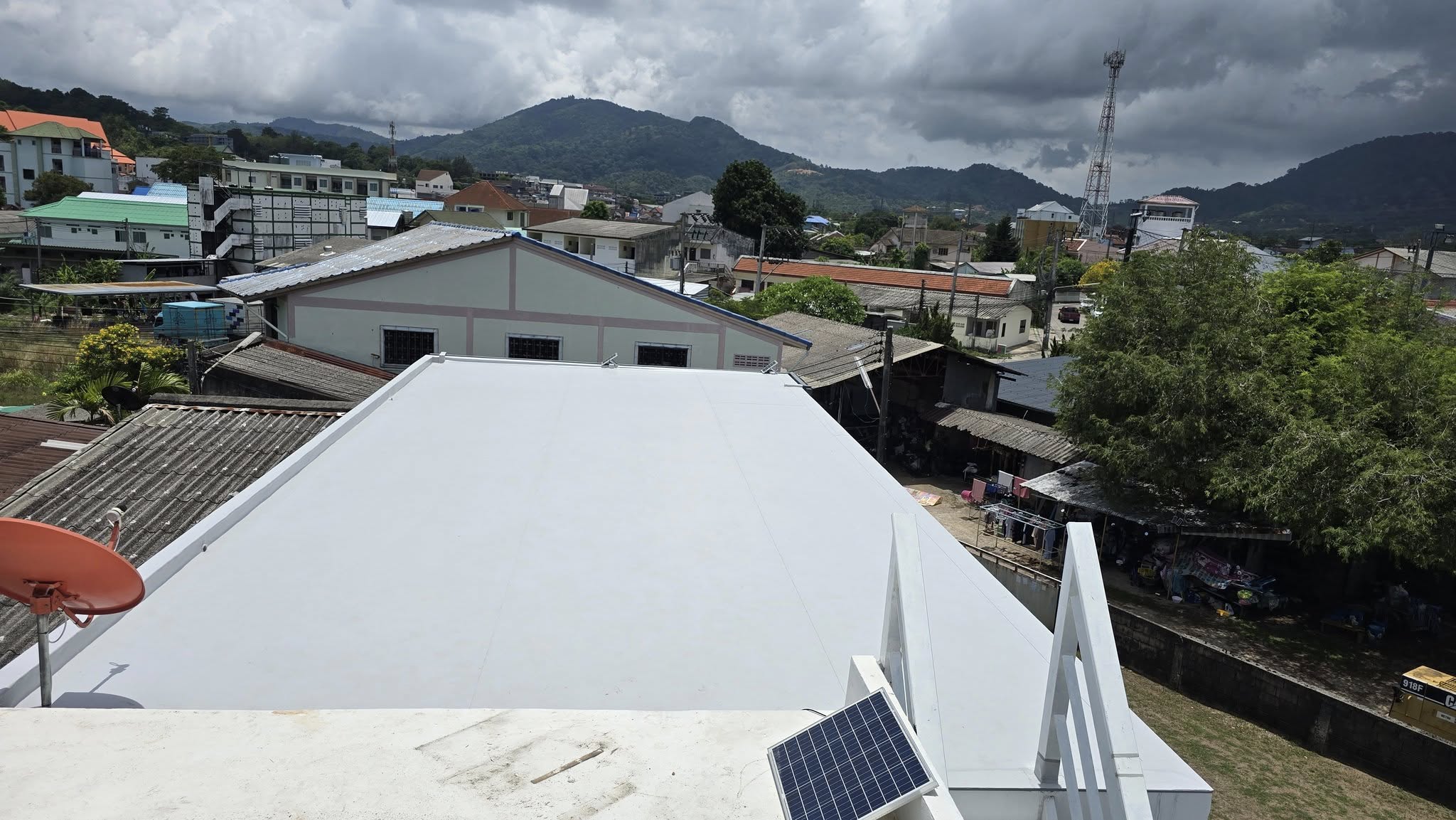 ฉนวนกันความร้อนสำหรับดาดฟ้าอาคารพาณิชย์และโรงงานอุตสาหกรรม