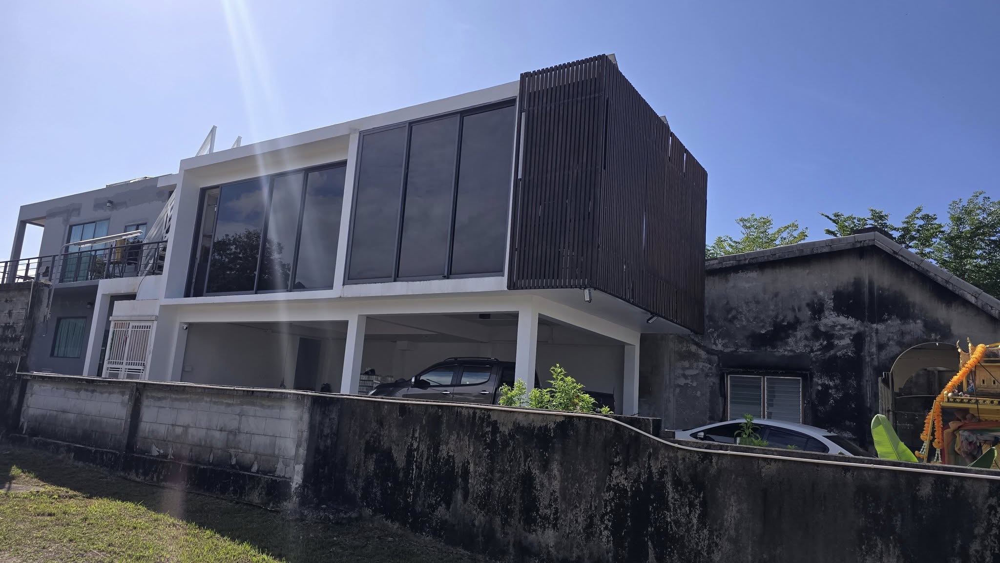 การติดตั้งระบบกันซึมดาดฟ้าร่วมกับฉนวนกันความร้อน XPS Foam